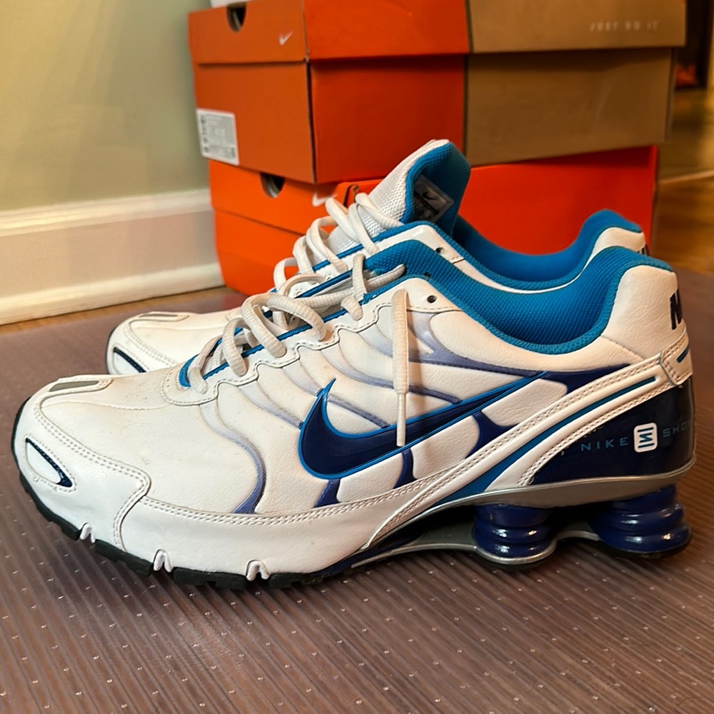 Men’s Nike Shox Sneakers!